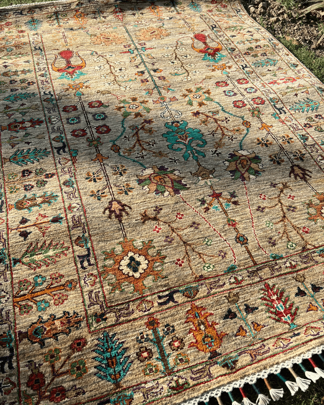 Sultani Rug - 4 x 6 ft