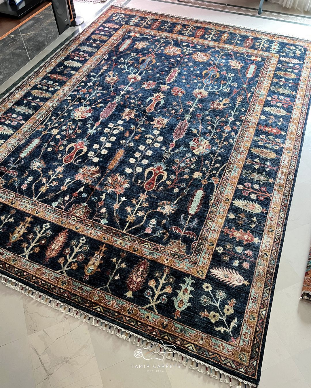 Sultani 8 x 11 ft