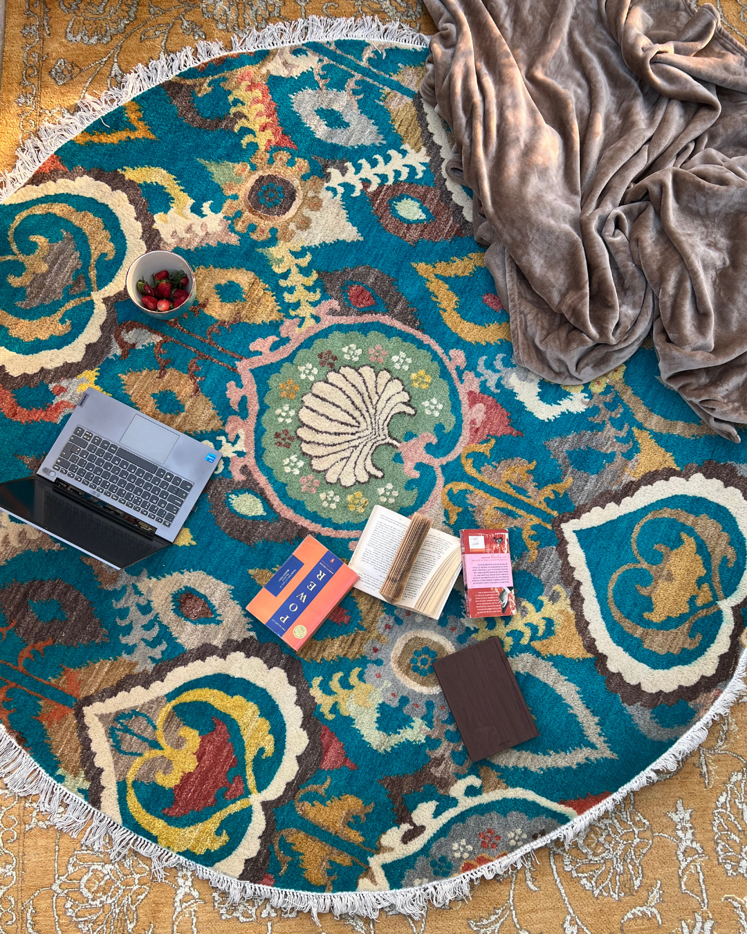 Suzani Round Rug 6 x 6ft