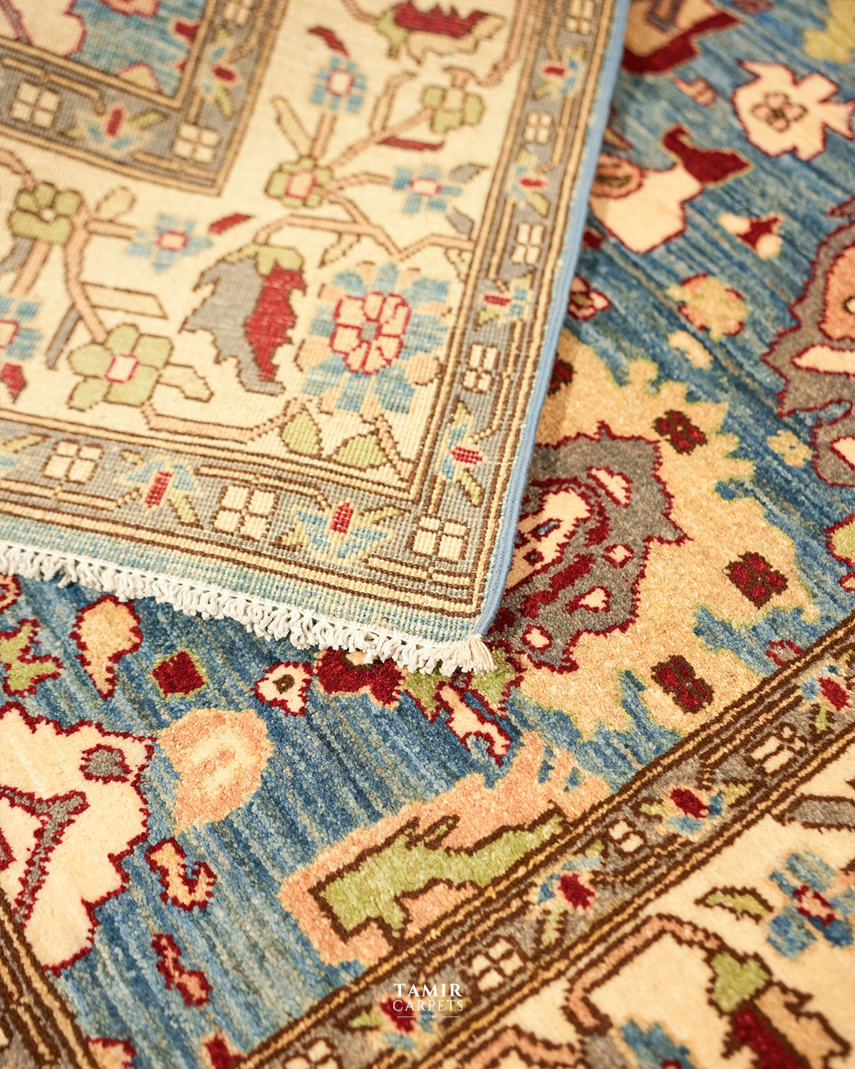 Reverse corner and blue field of the double-knotted Sultanabad rug